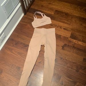 SET ACTIVE LEGGINGS AND BRA